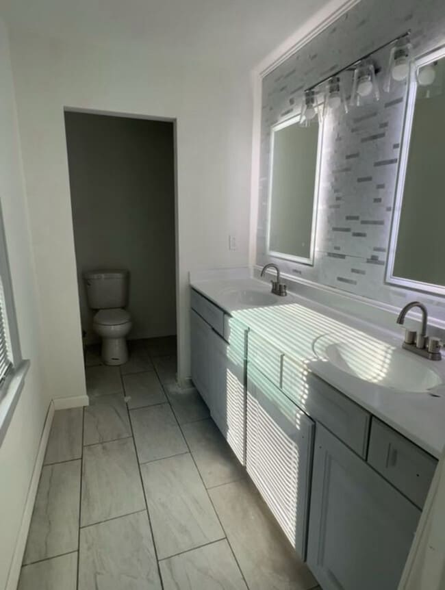 property at 2024 Green St
