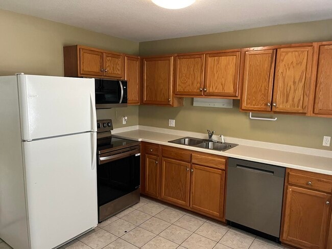 1297 N Main St in Hendersonville, NC - Building Photo - Building Photo