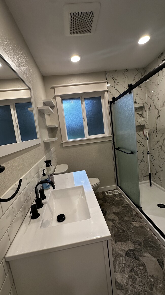 340 SE 26th Ave in Hillsboro, OR - Building Photo - Building Photo