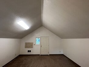 801 S 16th Ave in Yakima, WA - Building Photo - Building Photo