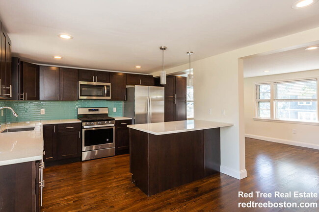 77 Rock Glen Rd in Medford, MA - Building Photo - Building Photo