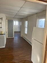 613 E 3rd St, Unit 2 in Nescopeck, PA - Foto de edificio - Building Photo