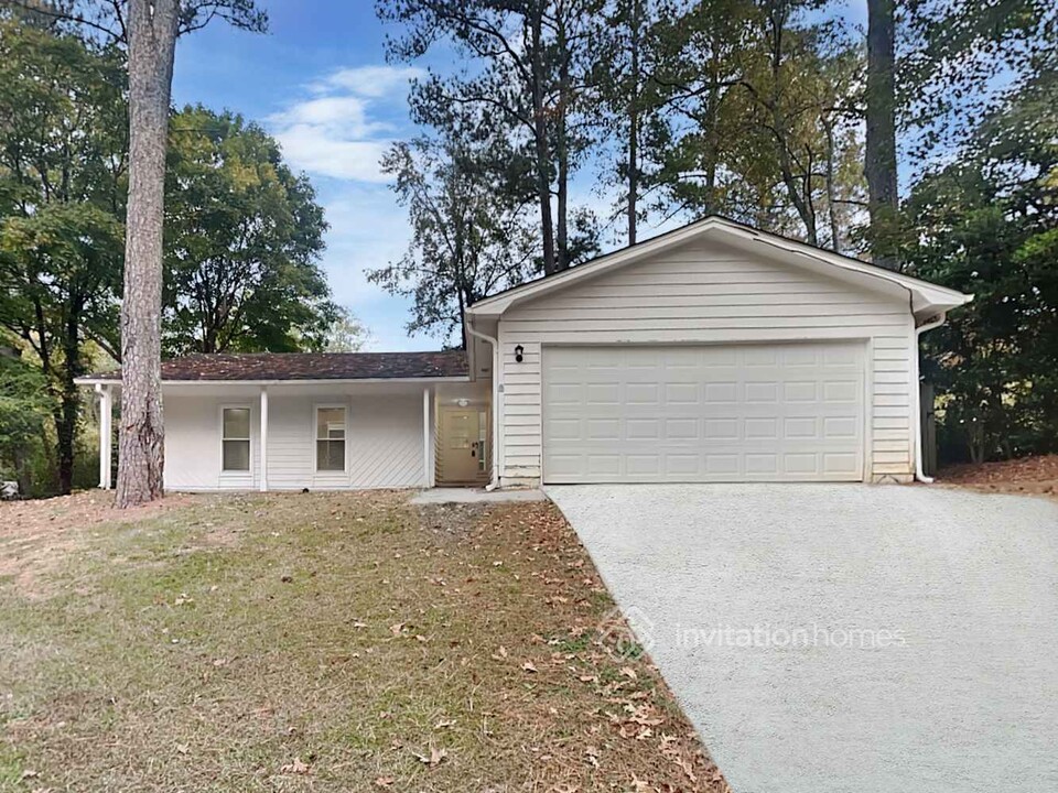 145 Creekmont Ct in Roswell, GA - Building Photo