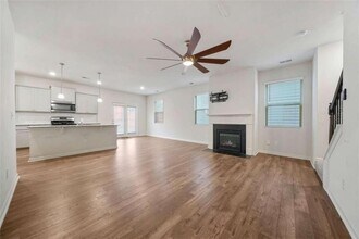 826 Bentley Dr in Fairburn, GA - Building Photo - Building Photo