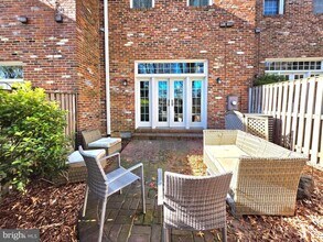 117 Shooters Ct in Alexandria, VA - Building Photo - Building Photo