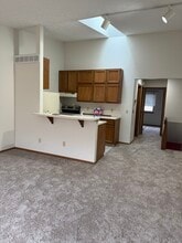 4019 Lillie Ave, Unit 104 in Davenport, IA - Foto de edificio - Building Photo