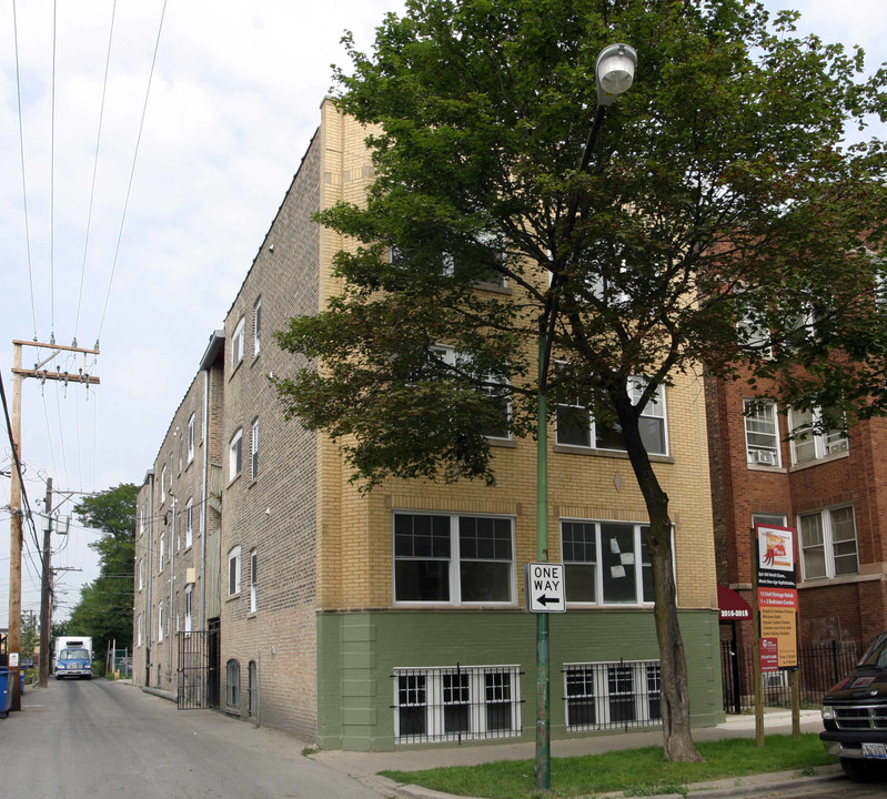 2016-2018 N Spaulding Ave in Chicago, IL - Foto de edificio