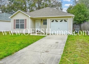 2953 Sholtz Ave in Crestview, FL - Building Photo