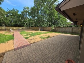 4242 Honey Oaks Dr in Seabrook, TX - Building Photo - Building Photo