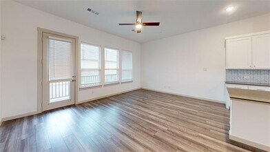 685 Vista Del Lago Dr in Lewisville, TX - Building Photo - Building Photo