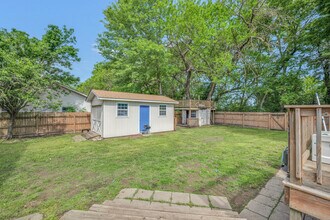 1427 Logan Dr in Webb City, MO - Building Photo - Building Photo