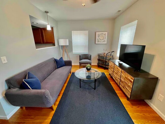 1035 Dana Ave in Cincinnati, OH - Building Photo - Building Photo