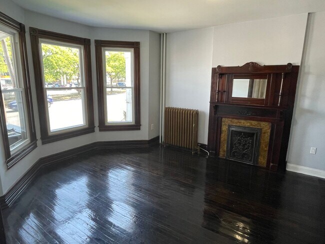 688 Central Ave-Unit -1 in Albany, NY - Foto de edificio - Building Photo