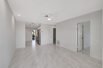 503 NE 17th St in Boca Raton, FL - Building Photo - Building Photo