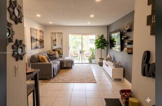 17901 NW 68th Ave in Hialeah, FL - Building Photo