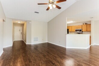 8047 Bridgecreek Dr W in Jacksonville, FL - Building Photo - Building Photo