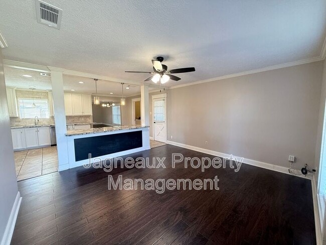 2528 St Joseph St in Sulphur, LA - Foto de edificio - Building Photo