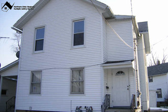 910 Lake Ave in Elyria, OH - Building Photo - Building Photo