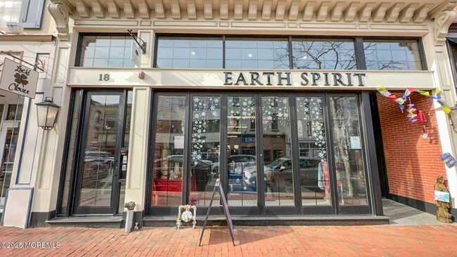 18 Broad St in Red Bank, NJ - Foto de edificio - Building Photo