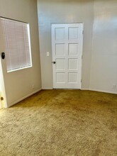 1515 E Broadway in Long Beach, CA - Building Photo - Building Photo