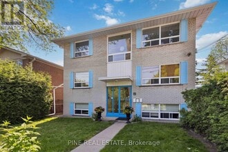 19 Queen St W in Mississauga, ON - Building Photo - Building Photo