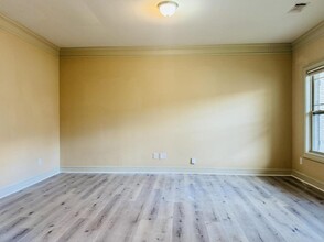 748 Channel Ln in Lawrenceville, GA - Building Photo - Building Photo
