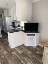 2580 NE Indian River Dr, Unit 4 in Jensen Beach, FL - Foto de edificio - Building Photo