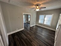 1111 Eddington St photo'