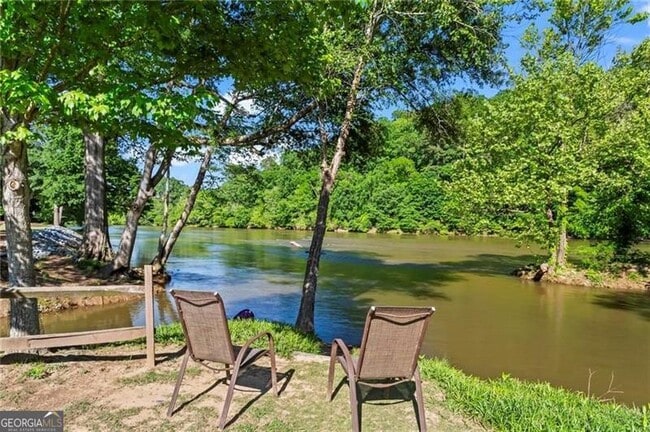 property at 1028 Riverbend Club Dr SE