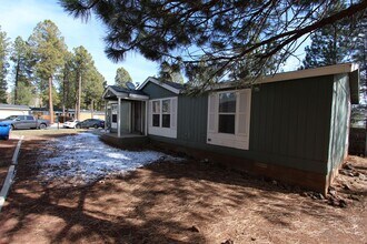 1529 S Burlington St in Flagstaff, AZ - Building Photo - Building Photo