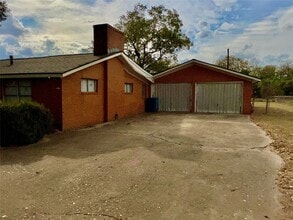 945 3rd St in Hempstead, TX - Foto de edificio - Building Photo