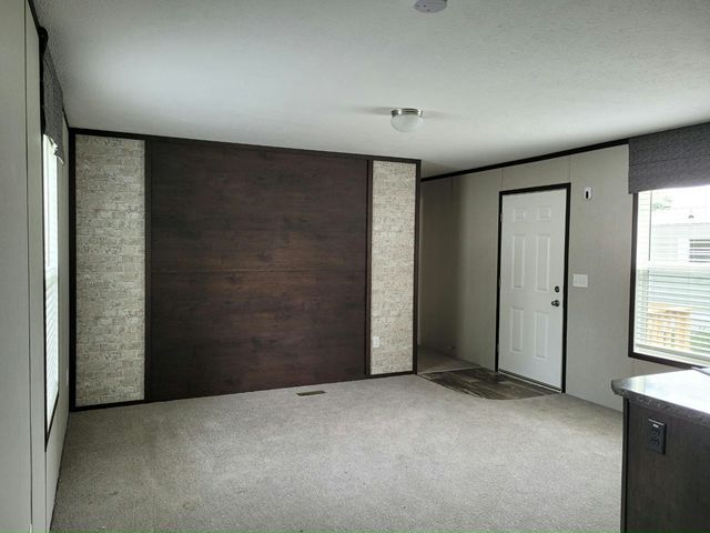 82 Quarry Hill Estates in Akron, NY - Foto de edificio - Building Photo
