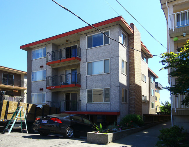 Karina Apartments in Seattle, WA - Building Photo - Building Photo