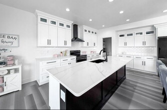 860 NW Frescott Cir in Waukee, IA - Building Photo - Building Photo
