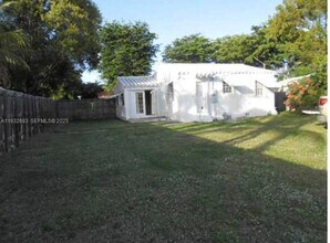 1836 Scott St in Hollywood, FL - Building Photo - Building Photo