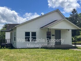 1000 S Kanawha St in Beckley, WV - Building Photo