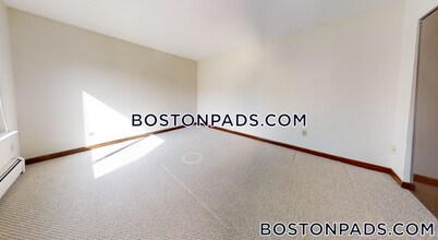 382 Sunderland Rd, Unit 18 in Worcester, MA - Building Photo - Building Photo