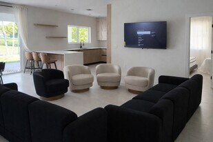 5204 SW 159th Ct in Miami, FL - Building Photo