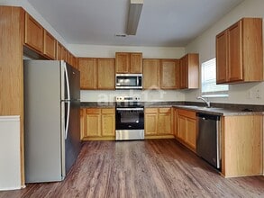 6418 Glenolden Dr in Charlotte, NC - Foto de edificio - Building Photo