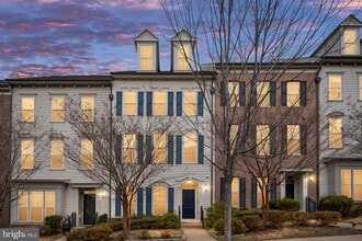 214 Almond Dr in Stafford, VA - Building Photo - Building Photo