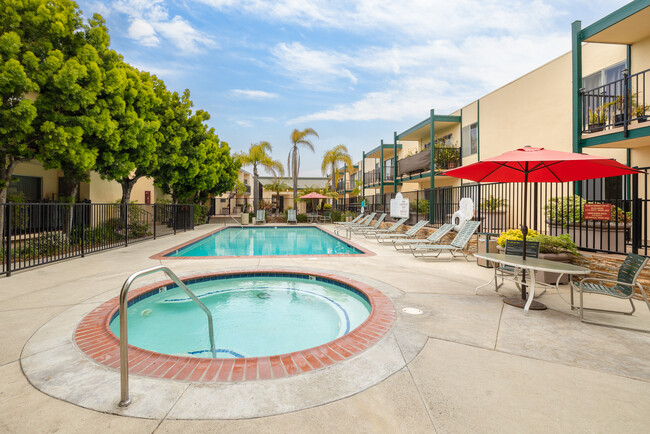 Copa Triana Apartments in Torrance, CA - Building Photo - Building Photo