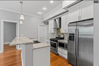 951 W Huron St in Chicago, IL - Building Photo - Building Photo