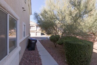 6624 Lavender Lilly Ln in North Las Vegas, NV - Foto de edificio - Building Photo