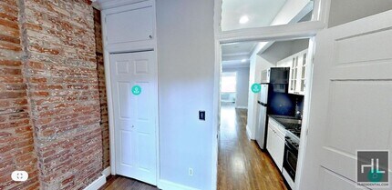 East 13th Street, Unit 1A in New York, NY - Foto de edificio - Building Photo