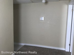 2039 Genesee St in Toledo, OH - Building Photo - Building Photo