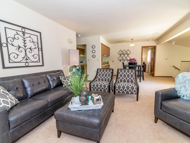 Minges Creek Village in Battle Creek, MI - Foto de edificio - Building Photo