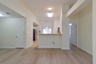 324 Risdon Way in Columbia, SC - Foto de edificio - Building Photo