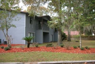 Tower Oaks Glen in Gainesville, FL - Building Photo