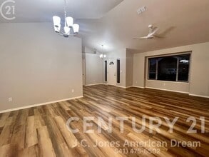 1359 SW Eclipse Ln in Grants Pass, OR - Building Photo - Building Photo