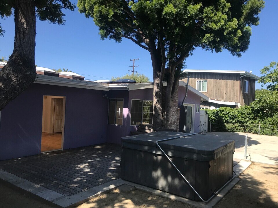 6885 Pasado Rd in Goleta, CA - Building Photo